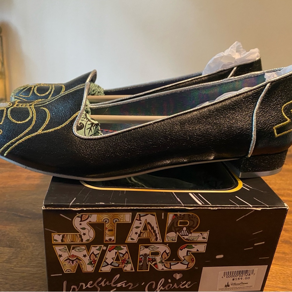 NIB Star Wars Irregular Choice Darth Vader - Disney Parks Exclusive size 9.5 - Picture 3 of 9